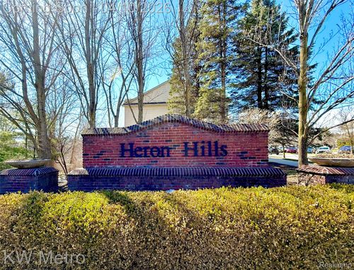 56-6108 Heron Hills Dr, Wolverine Lake, MI, 48390-1412 | Card Image