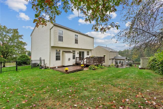 927 Castlegate Cir, House other with 3 bedrooms, 3 bathrooms and 2 parking in Greensburg PA | Image 23