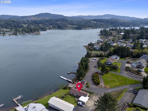 3401 Ne Yacht Ave, Lincoln City, OR, 97367-5151 | Card Image