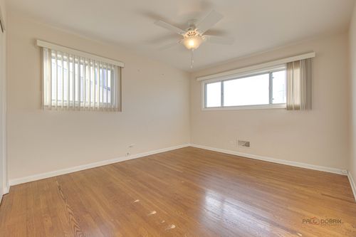 8532 N Oleander Ave, Niles, IL, 60714-2056 | Card Image