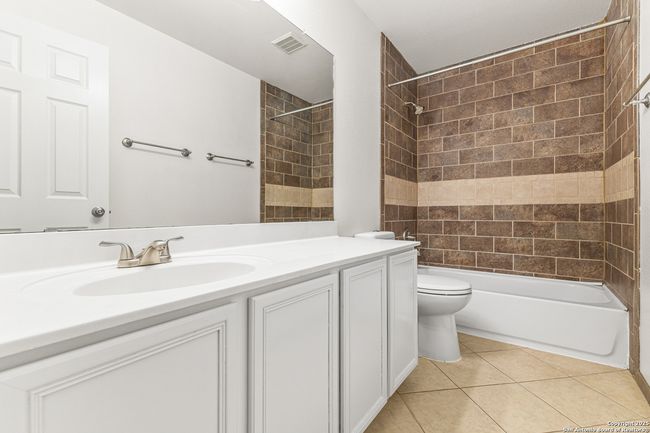 2nd Floor full bath | Image 24