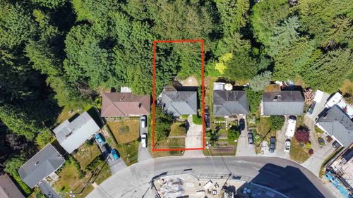 646 Claremont St, Coquitlam, BC, V3J3T4 | Card Image