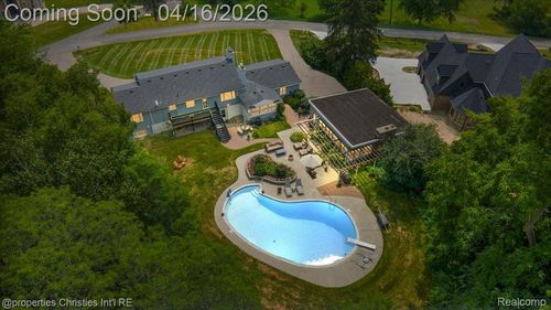 3060 Chickering Ln, Bloomfield Hills, MI, 48302-1408 | Card Image