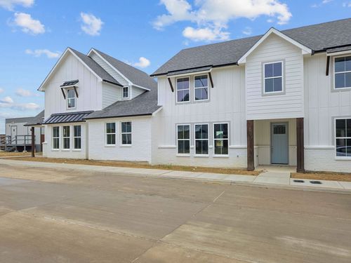 9700 Thorncrown Ln, Fort Worth, TX, 76179-0017 | Card Image