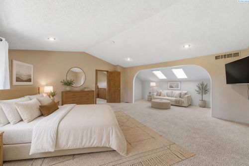 1119 Saddle Way, Richland, WA, 99352-9640 | Card Image