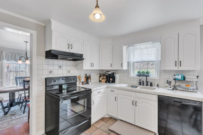 16 Windrush Ln, House other with 3 bedrooms, 3 bathrooms and null parking in Andover CT | Image 4