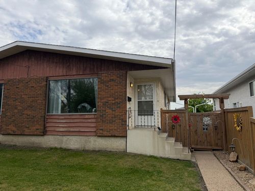 6403B 49 Ave, Camrose, AB, T4V0P6 | Card Image