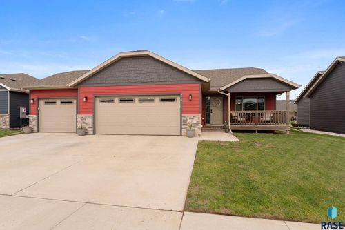 218 Creekside Ave, Harrisburg, SD, 57032-2495 | Card Image