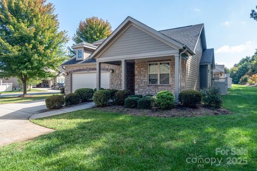 860 Wynnshire Dr, Hickory, NC, 28601-7346 | Card Image