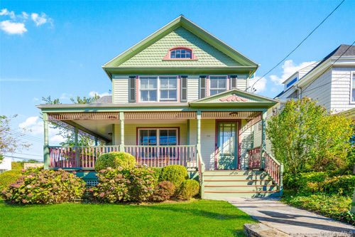 251 Mount Pleasant Ave, Mamaroneck, NY, 10543-3614 | Card Image