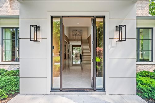 7 Mirrielees Rd, Great Neck, NY, 11021-2927 | Card Image