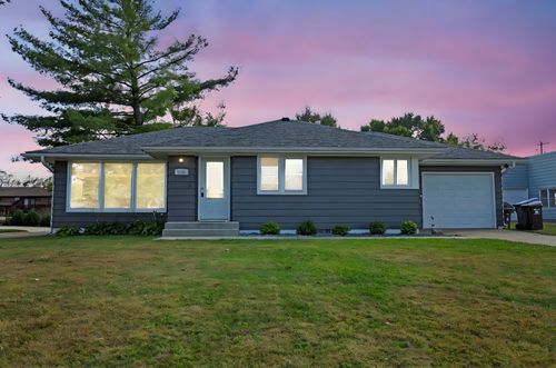 1101 Mill St W, Cannon Falls, MN, 55009-1825 | Card Image