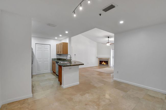 APT-206 - 3207 Clint Moore Rd, Condo with 3 bedrooms, 2 bathrooms and null parking in Boca Raton FL | Image 4