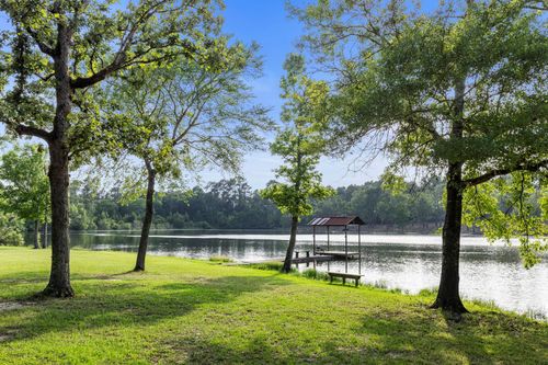 5000 Moody Dr, Montgomery, TX, 77316-3916 | Card Image