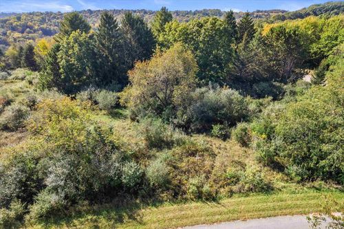 1327 Cross Trails Dr, La Valle, WI, 53941 | Card Image