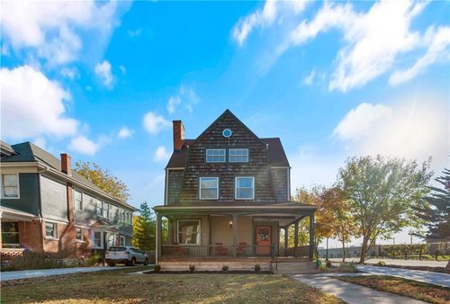 3833 Wyandotte St, Kansas City, MO, 64111-2126 | Card Image