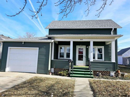 808 N Burlington Ave, York, NE, 68467-2511 | Card Image