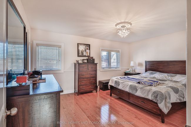 1075 Glengrove Ave, House other with 4 bedrooms, 3 bathrooms and 4 parking in North York ON | Image 17