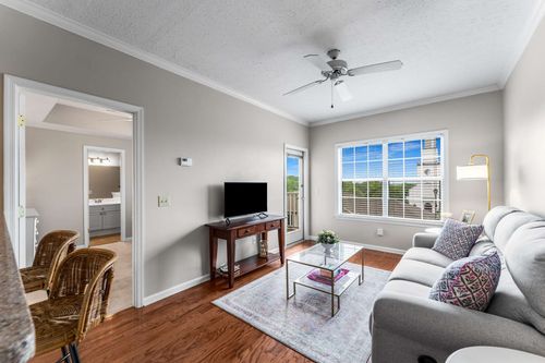341-2025 Woodmont Blvd, Nashville, TN, 37215-1576 | Card Image