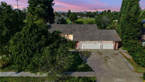 1077 Westpark, Corona, CA, 92882 | Card Image