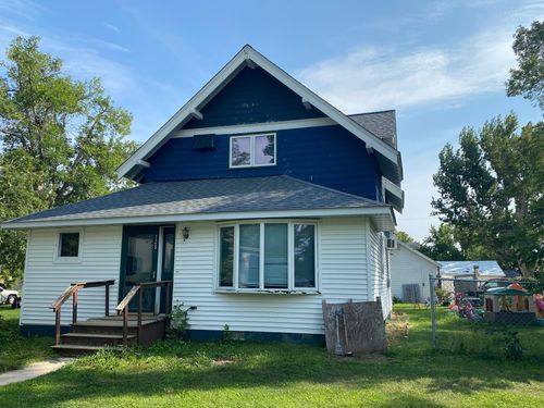 125 W 5th St, Cyrus, MN, 56323-4617 | Card Image