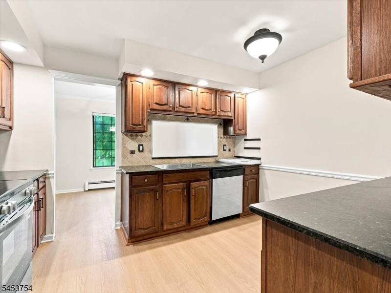 Residential Lease in Morris Plains Boro 4