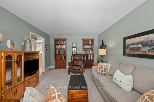 21 Sherwood Cres, House other with 5 bedrooms, 3 bathrooms and 6 parking in Exeter ON | Image 8