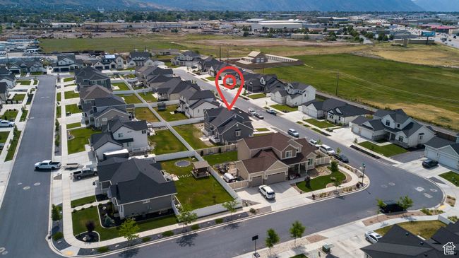 Aerial perspective of suburban area with mountains | Image 29