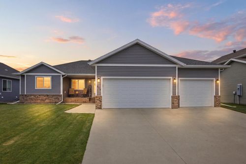 219 6th St E, Horace, ND, 58047-3607 | Card Image
