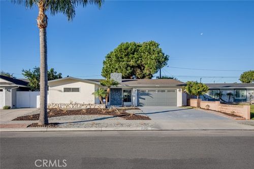 16541 Loire Cir, Huntington Beach, CA, 92647-4647 | Card Image