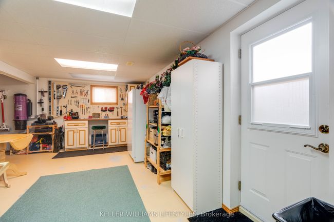 60 James St N, House other with 3 bedrooms, 2 bathrooms and 2 parking in Forest ON | Image 28