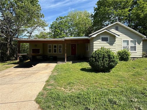 a-628 N Mission Blvd, Fayetteville, AR, 72701-3557 | Card Image