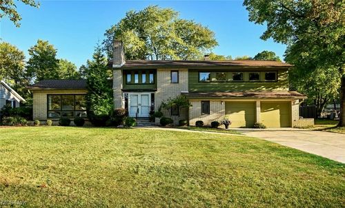 3785 Russett Dr, Broadview Heights, OH, 44147-2621 | Card Image