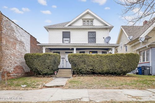 1936 Airport Hwy, Toledo, OH, 43609-1804 | Card Image