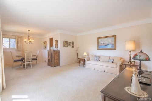 17058 W 13 Mile Rd, Beverly Hills, MI, 48025-5435 | Card Image