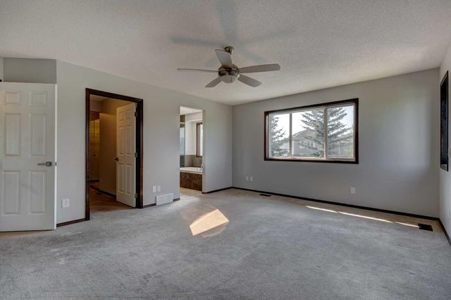 71 Chapman Green Se, House other with 5 bedrooms, 4 bathrooms and 4 parking in Calgary AB | Image 18