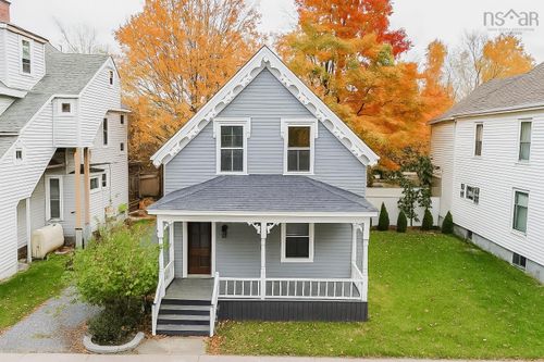 74 Duke St, Truro, NS, B2N2A6 | Card Image