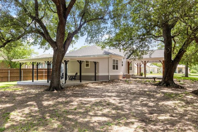 522 S Walnut Ave, House other with 2 bedrooms, 2 bathrooms and null parking in Luling TX | Image 27