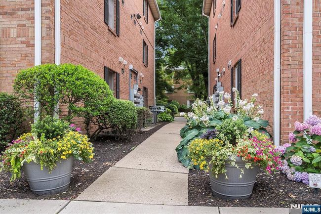 34 John St, Condo with 2 bedrooms, 1 bathrooms and null parking in Bloomfield NJ | Image 23