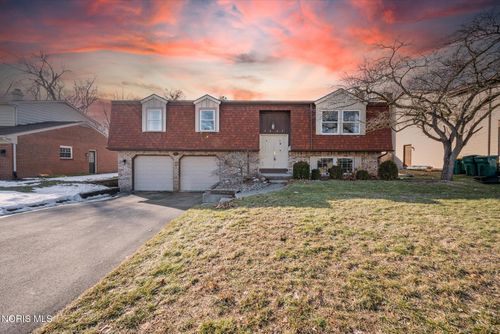 3845 Fairwood Dr, Sylvania, OH, 43560-3912 | Card Image