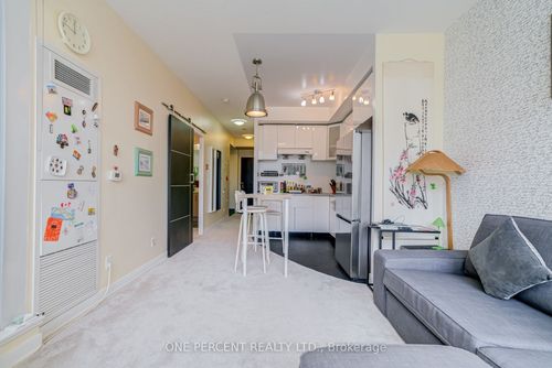 s217-120 Bayview Ave, Toronto, ON, M5A0G4 | Card Image