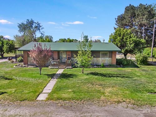 1617 9th Ave E, Gooding, ID, 83330-6165 | Card Image