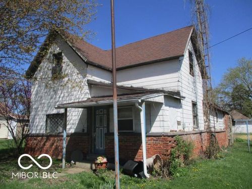 906 N Wabash Ave, Hartford City, IN, 47348-1131 | Card Image
