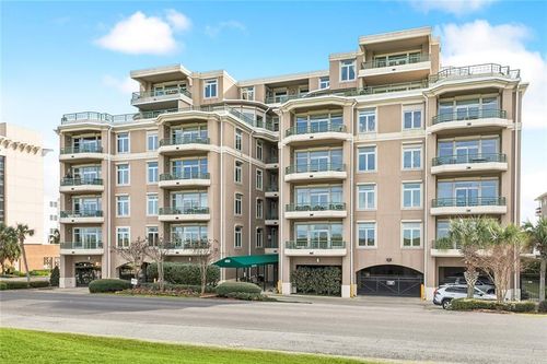 5e-400 Metairie Hammond Hwy, Metairie, LA, 70005-1396 | Card Image