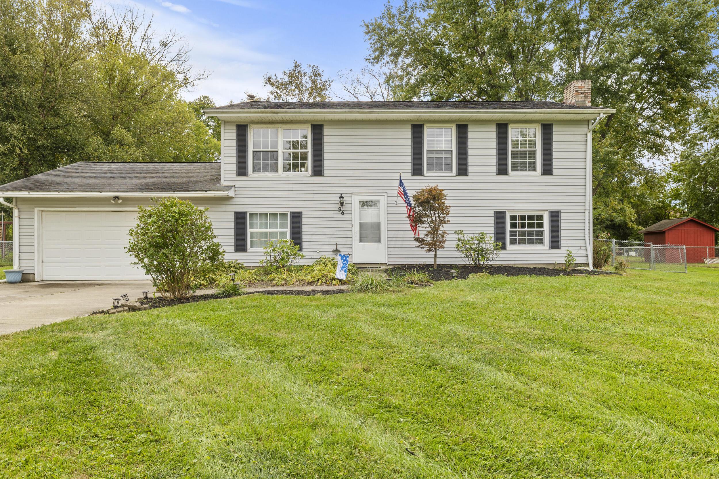 Darlene Dr, Newark, OH 43055