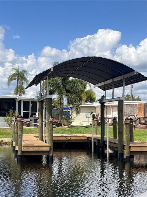 31-31 Channel Ln, FORT MYERS, FL, 33905-3140 | Card Image