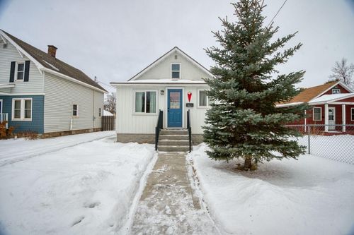 1521 15th Ave E, Hibbing, MN, 55746-1319 | Card Image