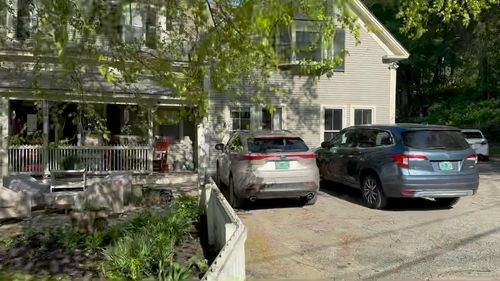 43 Pleasant St, Woodstock, VT, 05091-1129 | Card Image