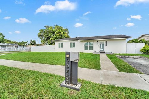 20400 Nw 38th Ct, Miami Gardens, FL, 33055-1415 | Card Image