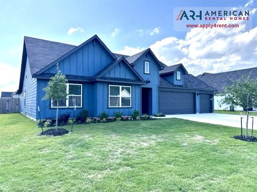 646 Grace Ln, Fredericksburg, TX, 78624-4718 | Card Image